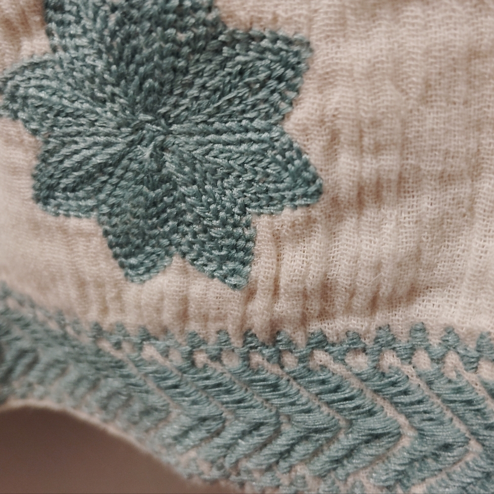 🦋Soft Surroundings Cream and Blue Floral Blouse - Picture 4 of 8